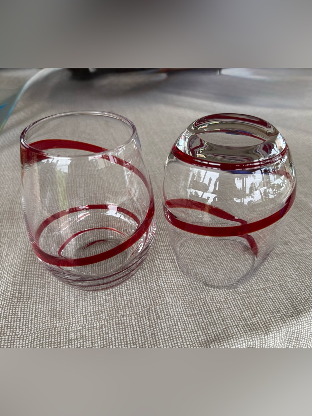 Set of 2 Pier 1 “Swirline Red” Stemless Wine Glasses – Hand Blown Art Glass 16oz